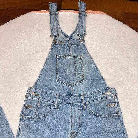 Levi's Classic Blue Denim Overalls - Picture 2 of 6